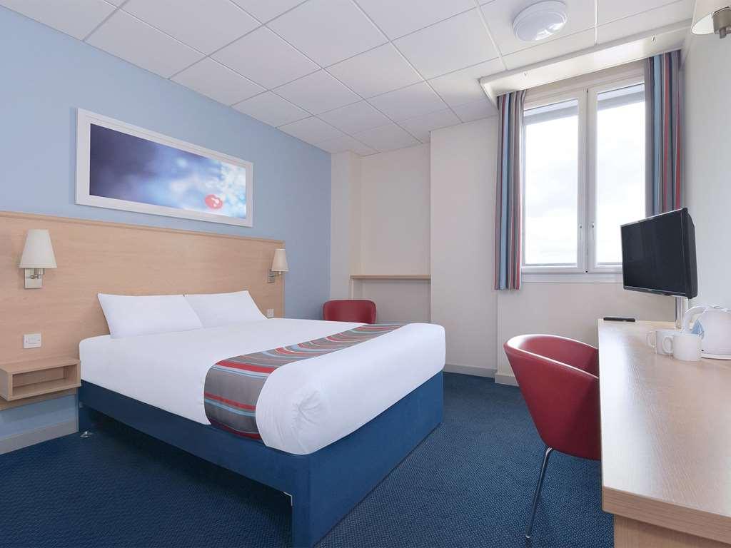 Travelodge Hemel Hempstead Room photo