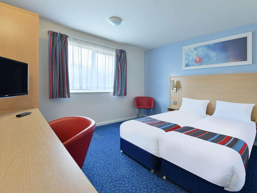 Travelodge Hemel Hempstead Room photo