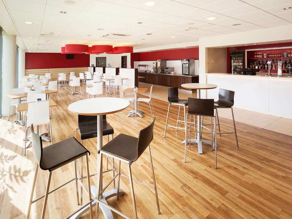 Travelodge Hemel Hempstead Restaurant photo